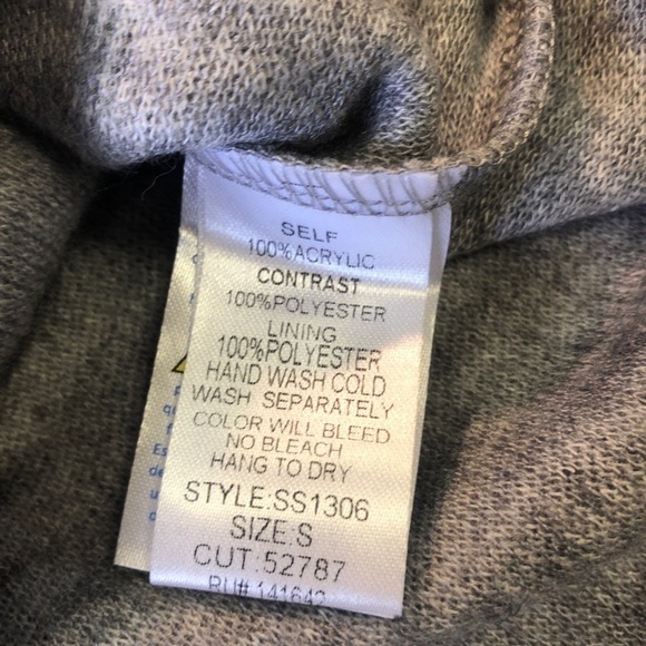 Nwt She + Sky Leopard Sequin Gray Sweater Small - Picture 6 of 6